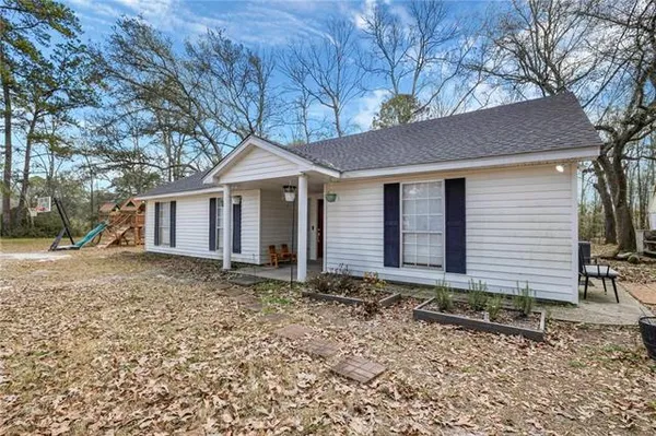 $297,500 | 38030 Michelle Drive, Pearl River, LA 70452