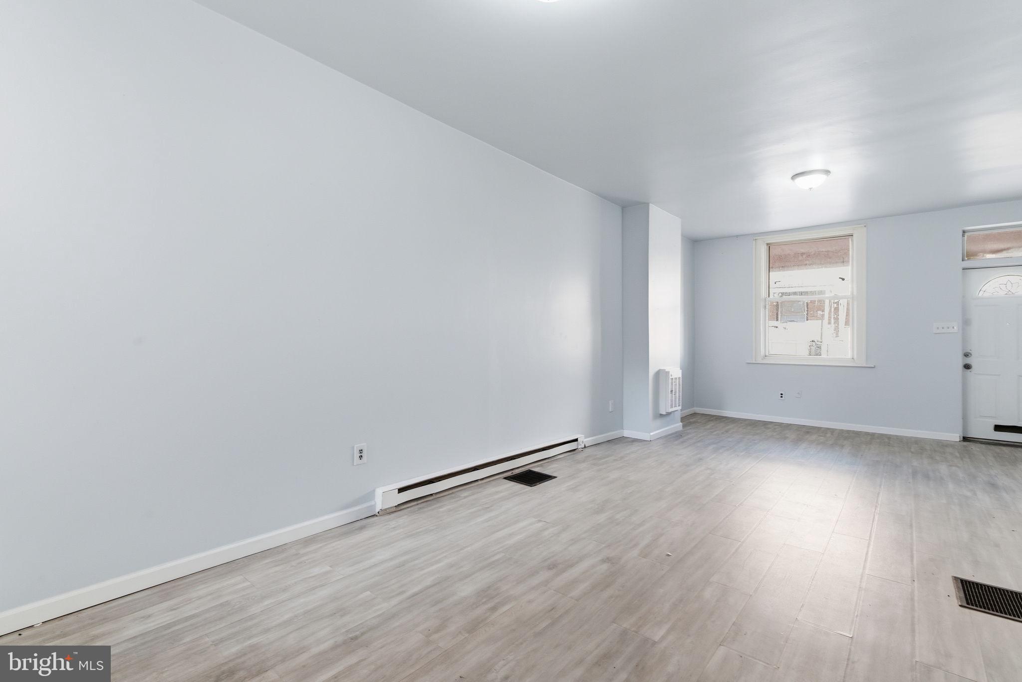 862 East Cornwall Street Philadelphia, PA 19134 - Photo 3 of 16 Spacious, light-filled living area.