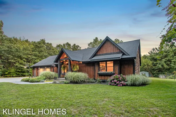 $665,000 | 13698 Stearns Court, Grand Haven, MI 49417