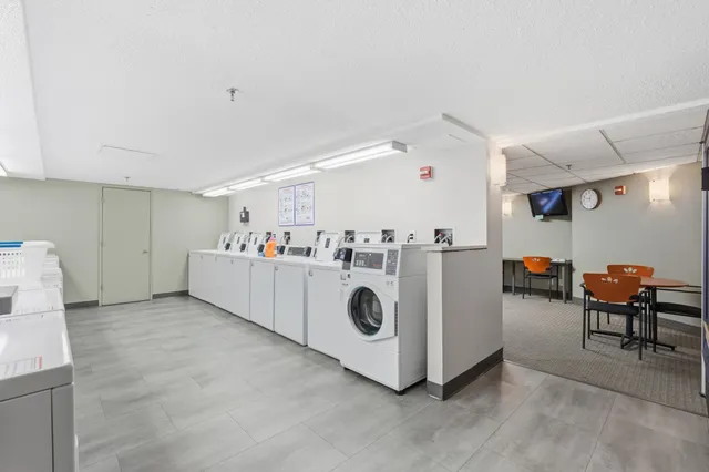 $109,900 | 78 10th Street East, Unit 2807, St. Paul, MN 55101