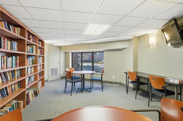 $109,900 | 78 10th Street East, Unit 2807, St. Paul, MN 55101