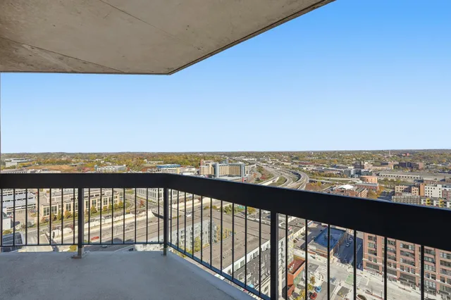 $109,900 | 78 10th Street East, Unit 2807, St. Paul, MN 55101