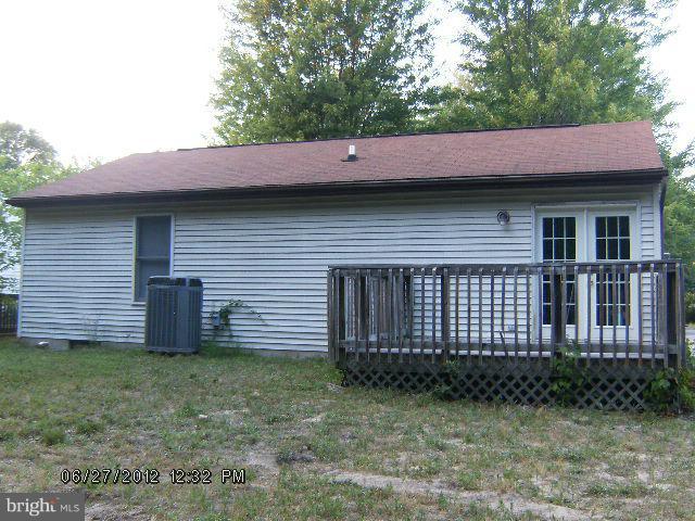 293 Whitaker Road Pasadena, MD 21122 - Photo 3 of 8 Exterior (Rear)