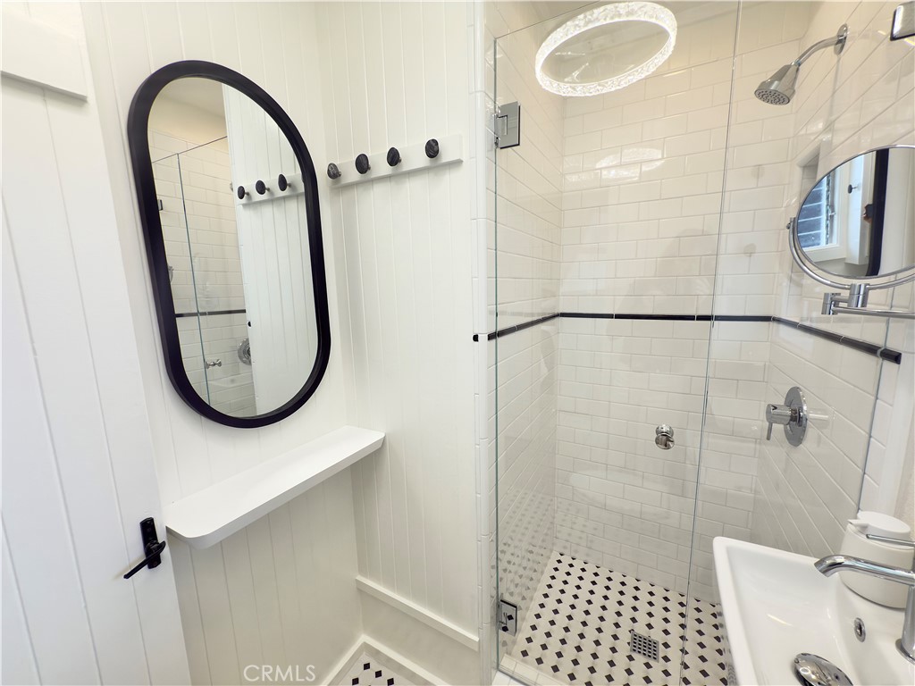 162 Sunset Terrace Laguna Beach, CA 92651 - Photo 26 of 38 Main floor bathroom