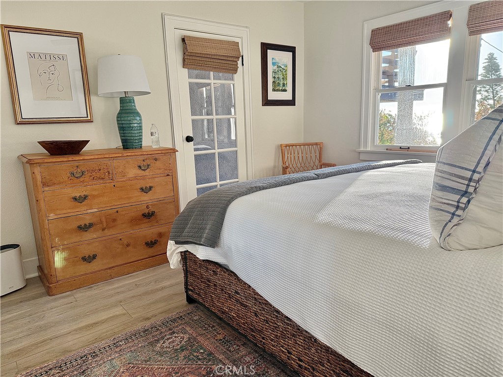 162 Sunset Terrace Laguna Beach, CA 92651 - Photo 33 of 38 King bedroom downstairs