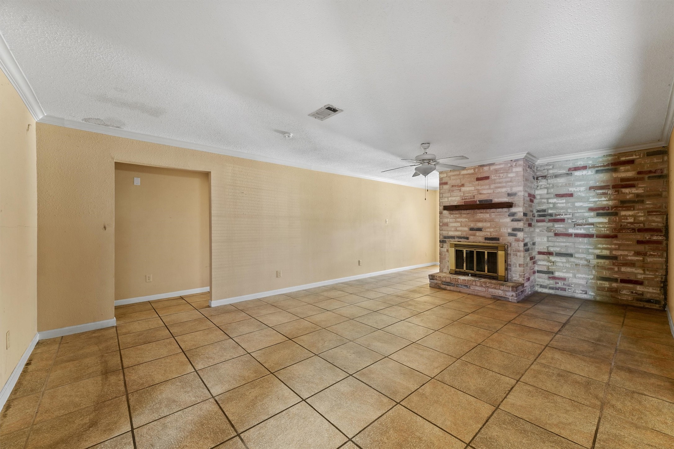 11211 Early Spring Circle Houston, TX 77064 - Photo 9 of 31 a view of livingroom with an empty space