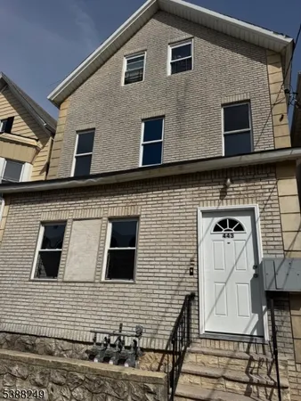 $2,800 | 443 Fulton Street, Unit 1, Elizabeth Port, NJ 07206