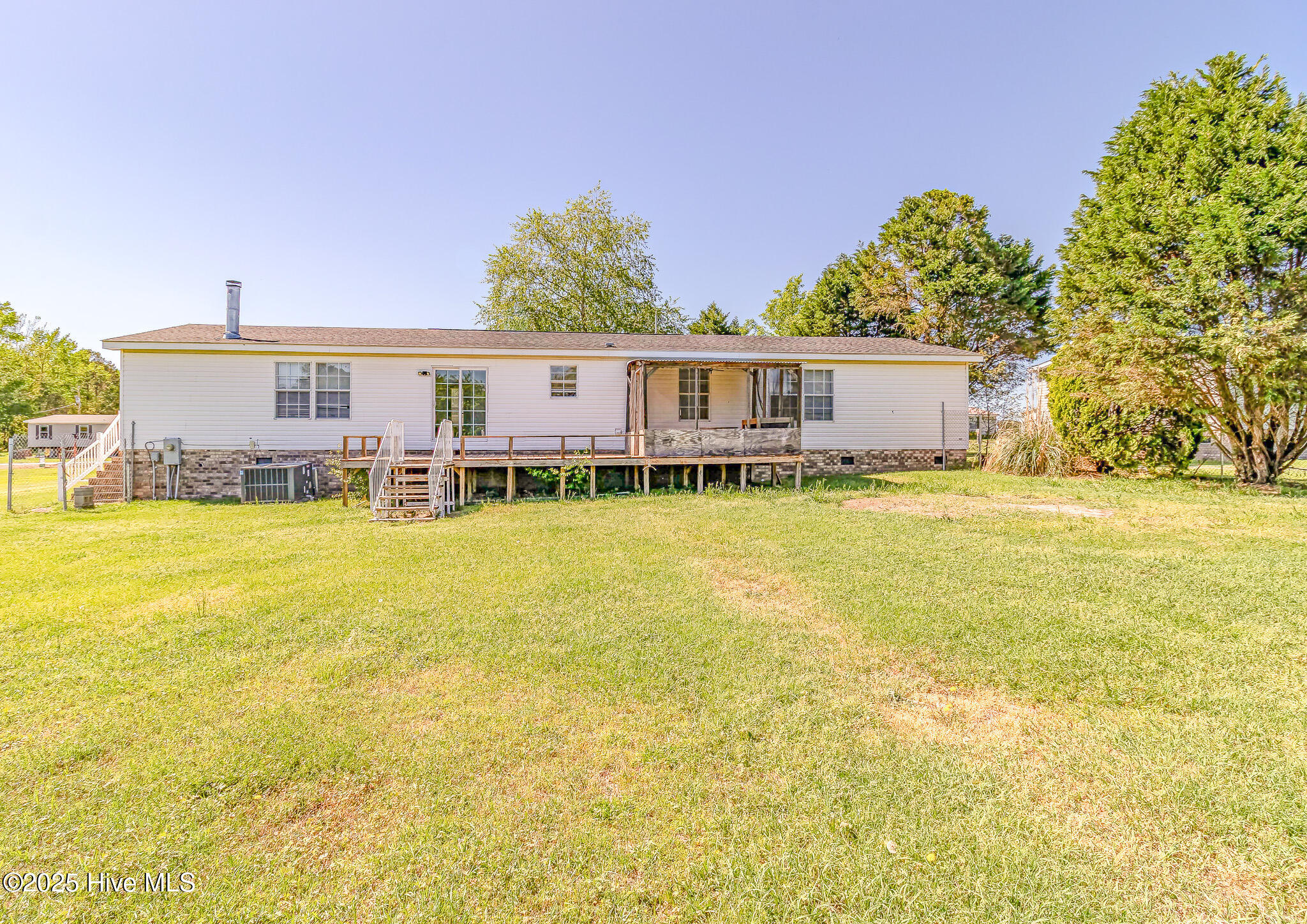 44 Wall Street Snow Hill, NC 28580 - Photo 3 of 31 IMG_1885