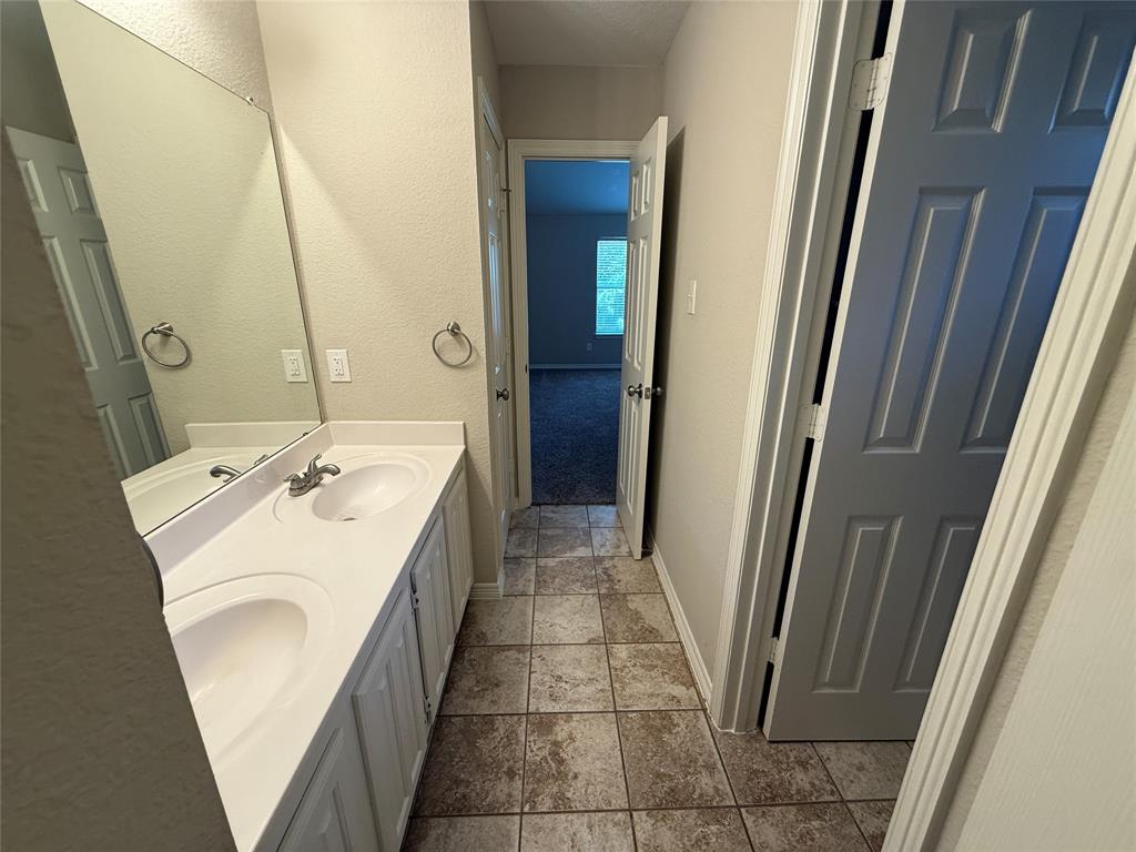 1929 Fall Creek Trail Keller, TX 76248 - Photo 24 of 34