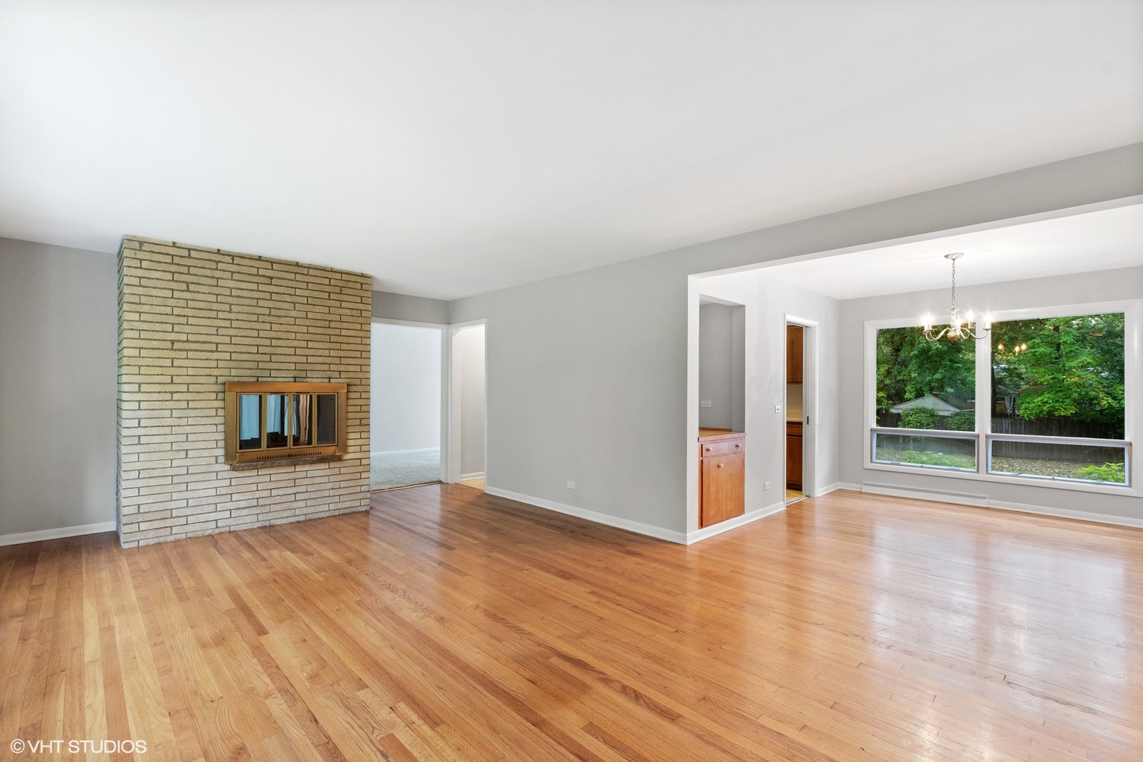 872 Northmoor Road Lake Forest, IL 60045 - Photo 2 of 23 wooden floor in an empty room with a window