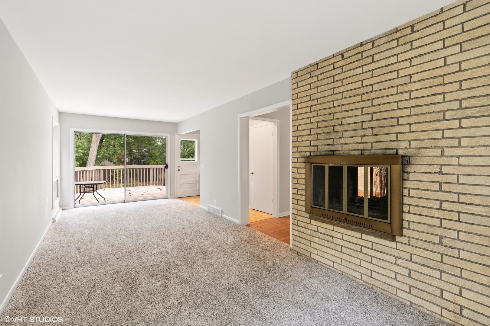 872 Northmoor Road Lake Forest, IL 60045 - Photo 5 of 23 a view of an empty room with a fireplace