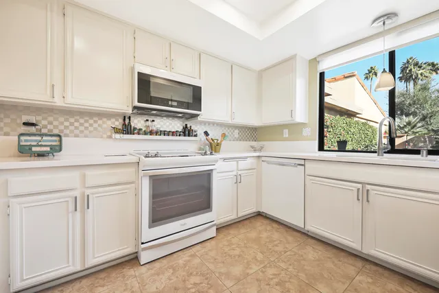 $549,000 | 35 La Ronda Drive, Rancho Mirage, CA 92270