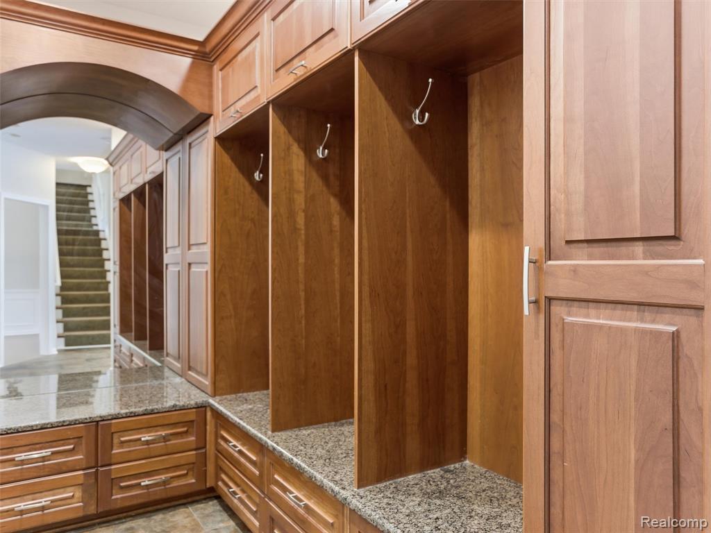5454 Creekmonte Drive Rochester, MI 48306 - Photo 19 of 69