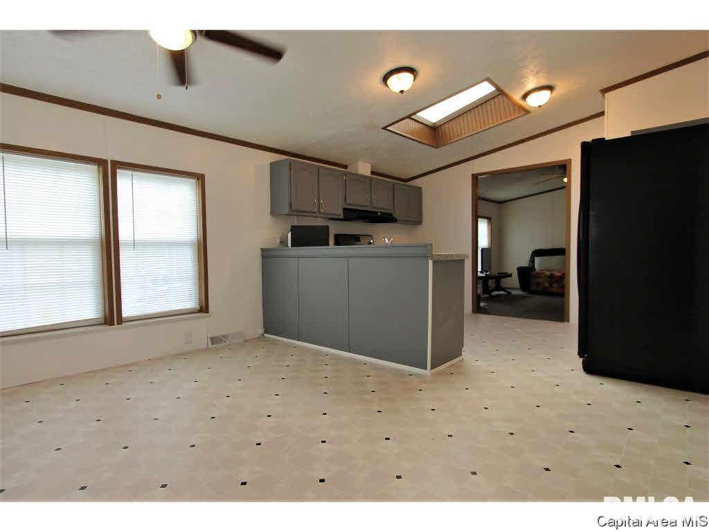3725 North Peoria Road, Unit 58 Springfield, IL 62702 - Photo 5 of 16