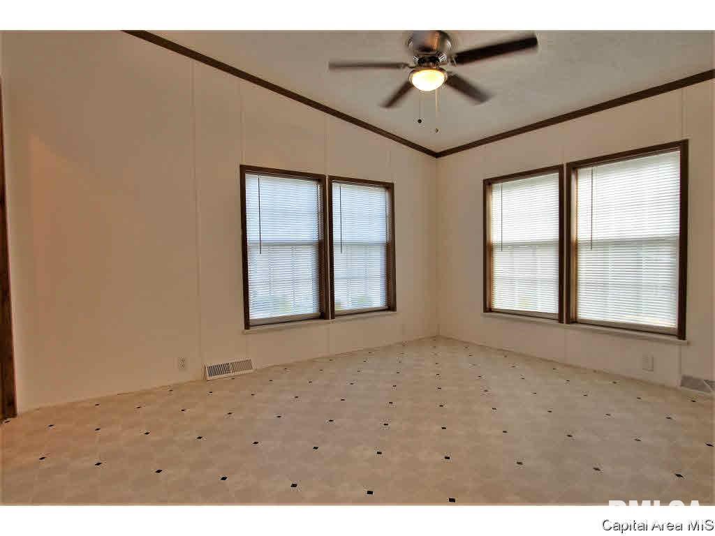 3725 North Peoria Road, Unit 58 Springfield, IL 62702 - Photo 6 of 16