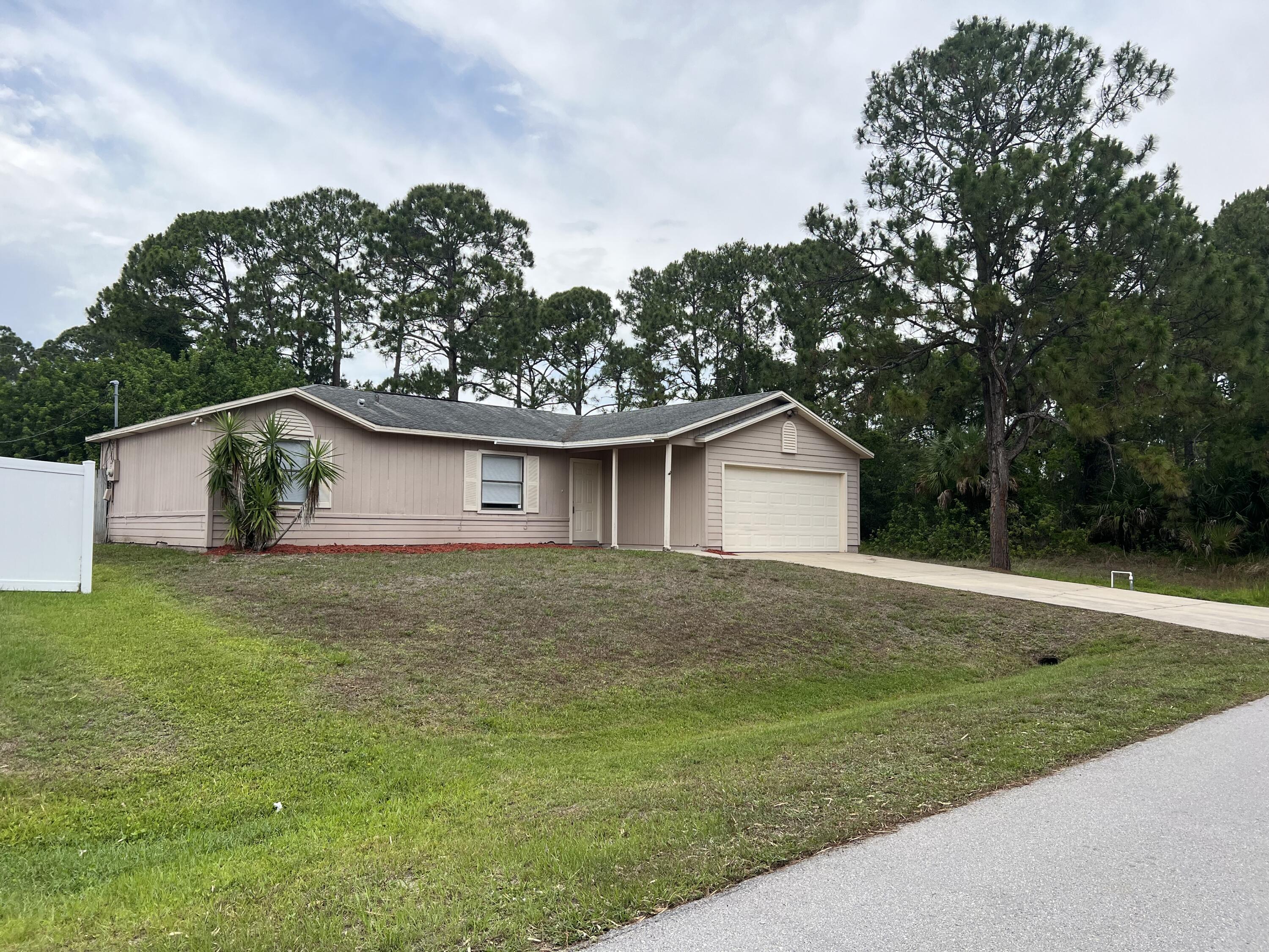 1222 Heitzman Ave Southwest