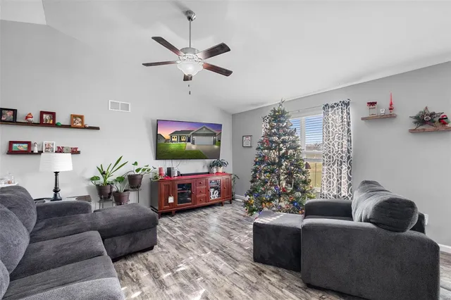 $323,000 | 820 Nottingham Avenue, Waterloo, IL 62298