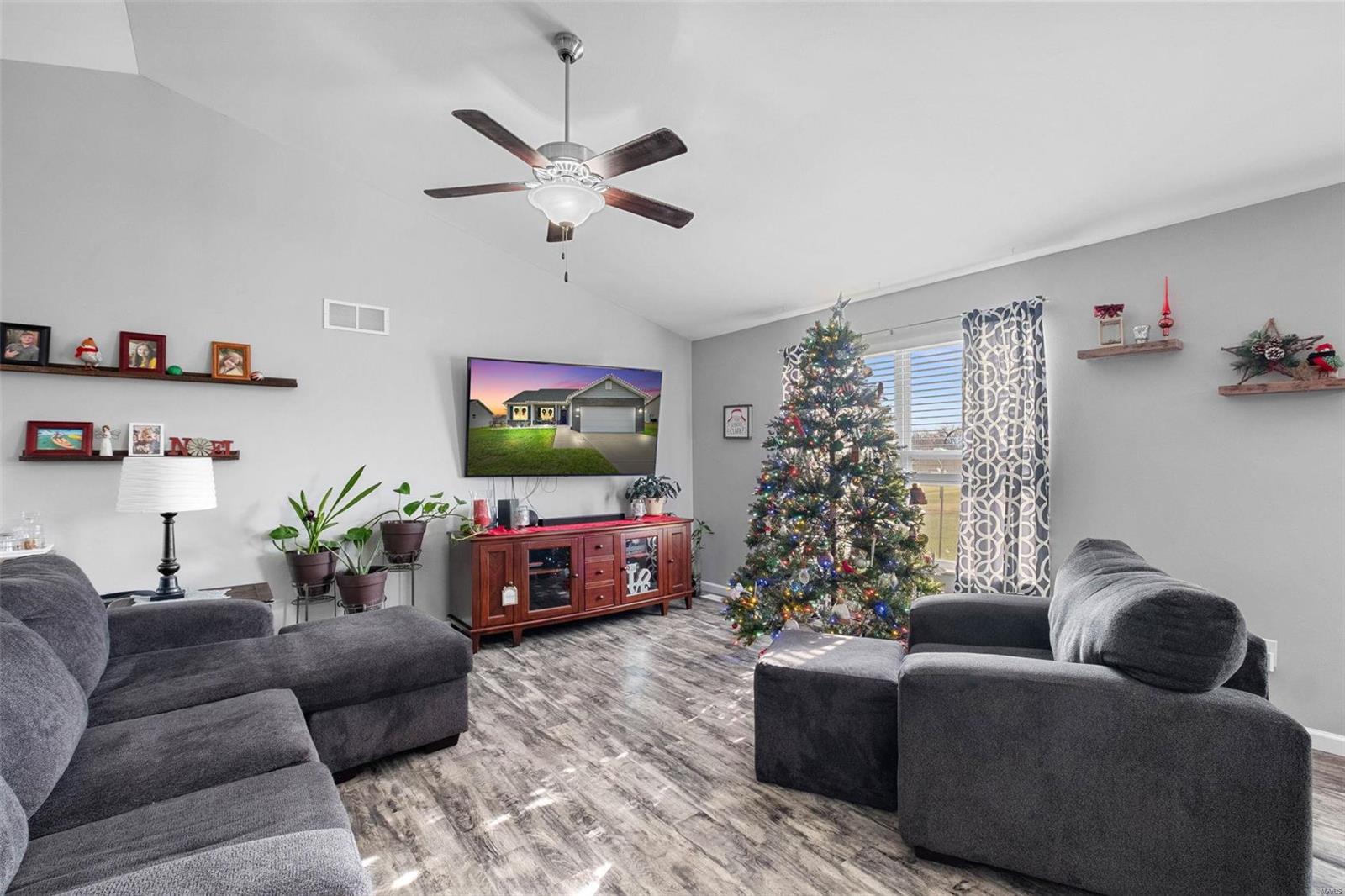 820 Nottingham Avenue Waterloo, IL 62298 - Photo 3 of 49