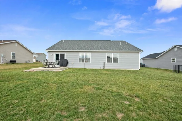 $323,000 | 820 Nottingham Avenue, Waterloo, IL 62298