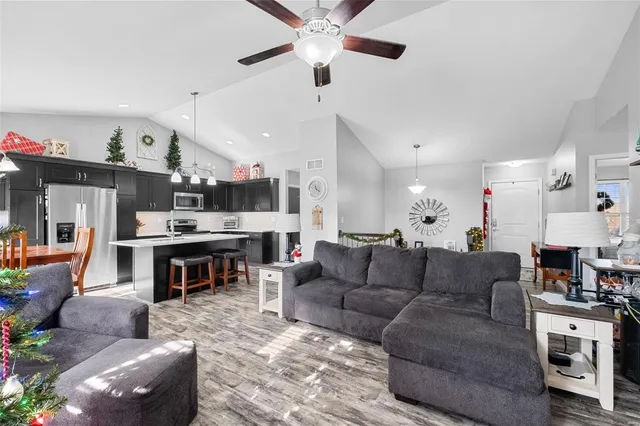 $323,000 | 820 Nottingham Avenue, Waterloo, IL 62298