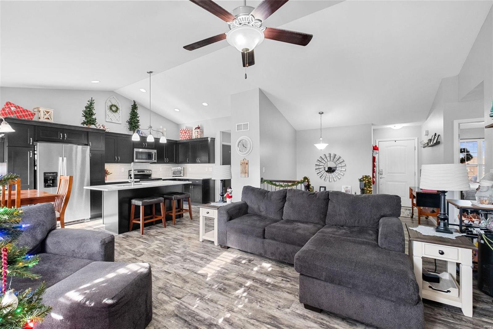 820 Nottingham Avenue Waterloo, IL 62298 - Photo 4 of 49