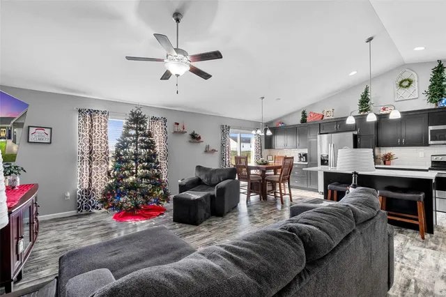 $323,000 | 820 Nottingham Avenue, Waterloo, IL 62298