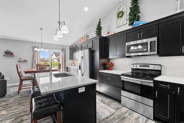 $323,000 | 820 Nottingham Avenue, Waterloo, IL 62298