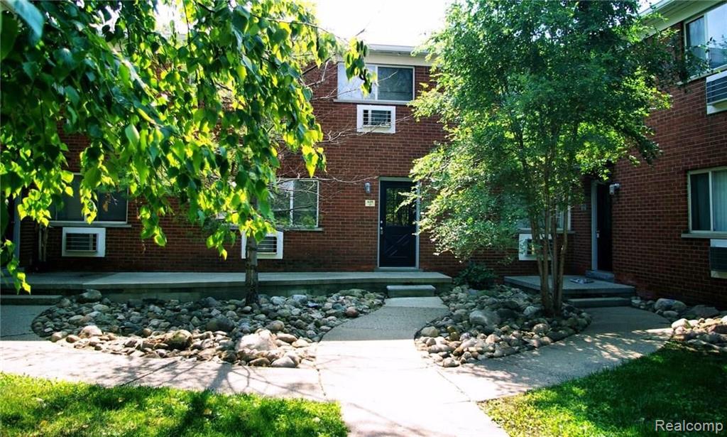 649 West Maple Road, Unit 6492 Clawson, MI 48017 - Photo 26 of 27