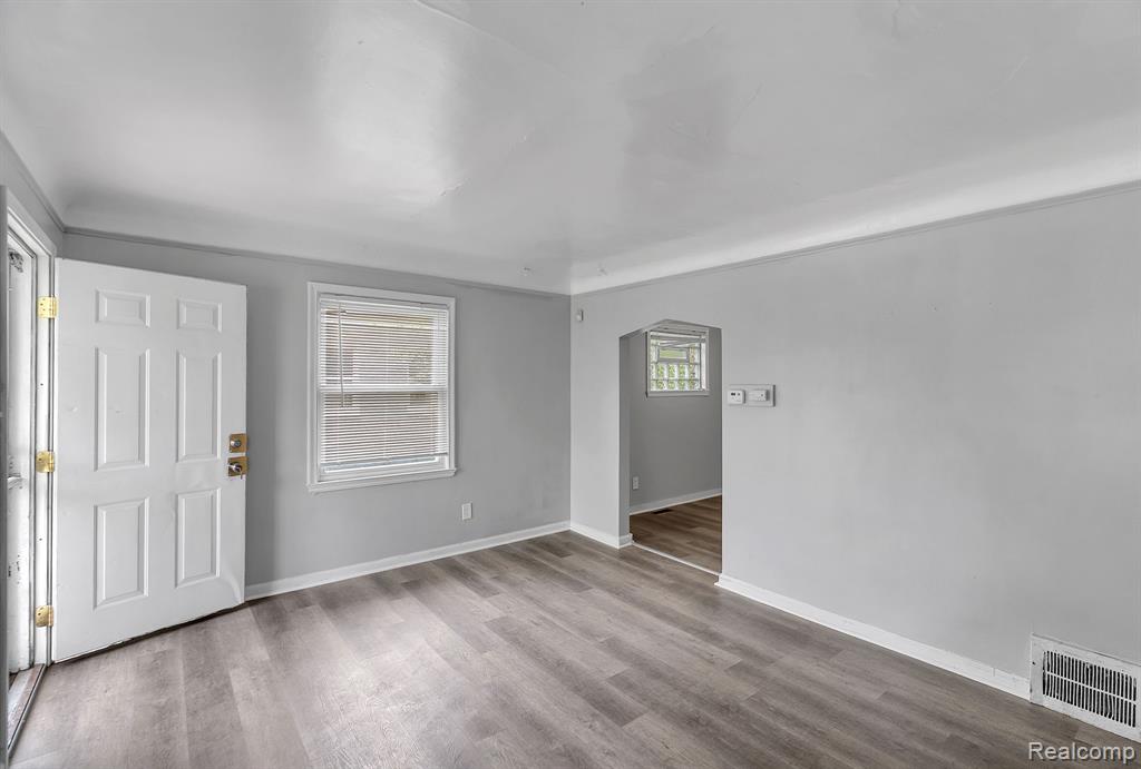 12710 Kelly Road Detroit, MI 48224 - Photo 11 of 23