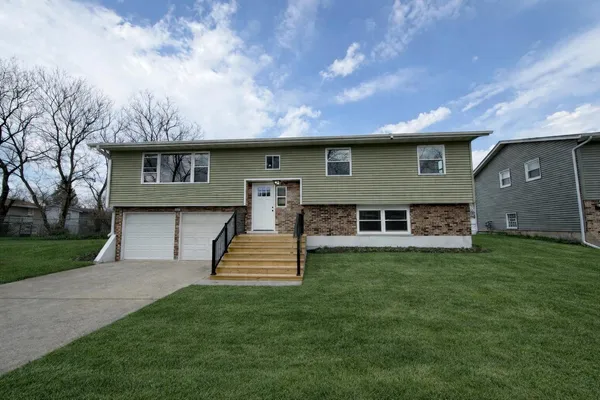 $319,900 | 1817 218th Place, Sauk Village, IL 60411