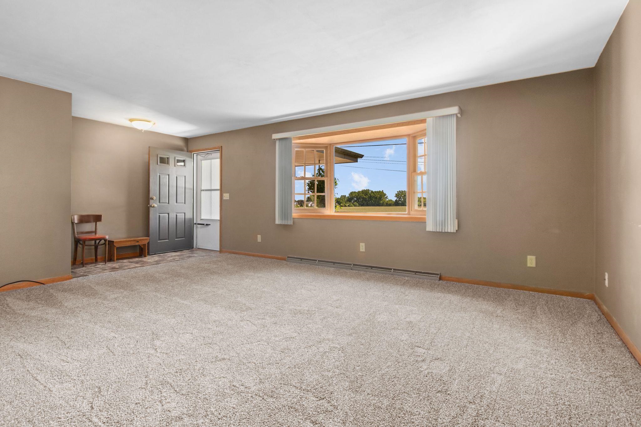 5730 West Sandra Drive Appleton, WI 54913 - Photo 8 of 28