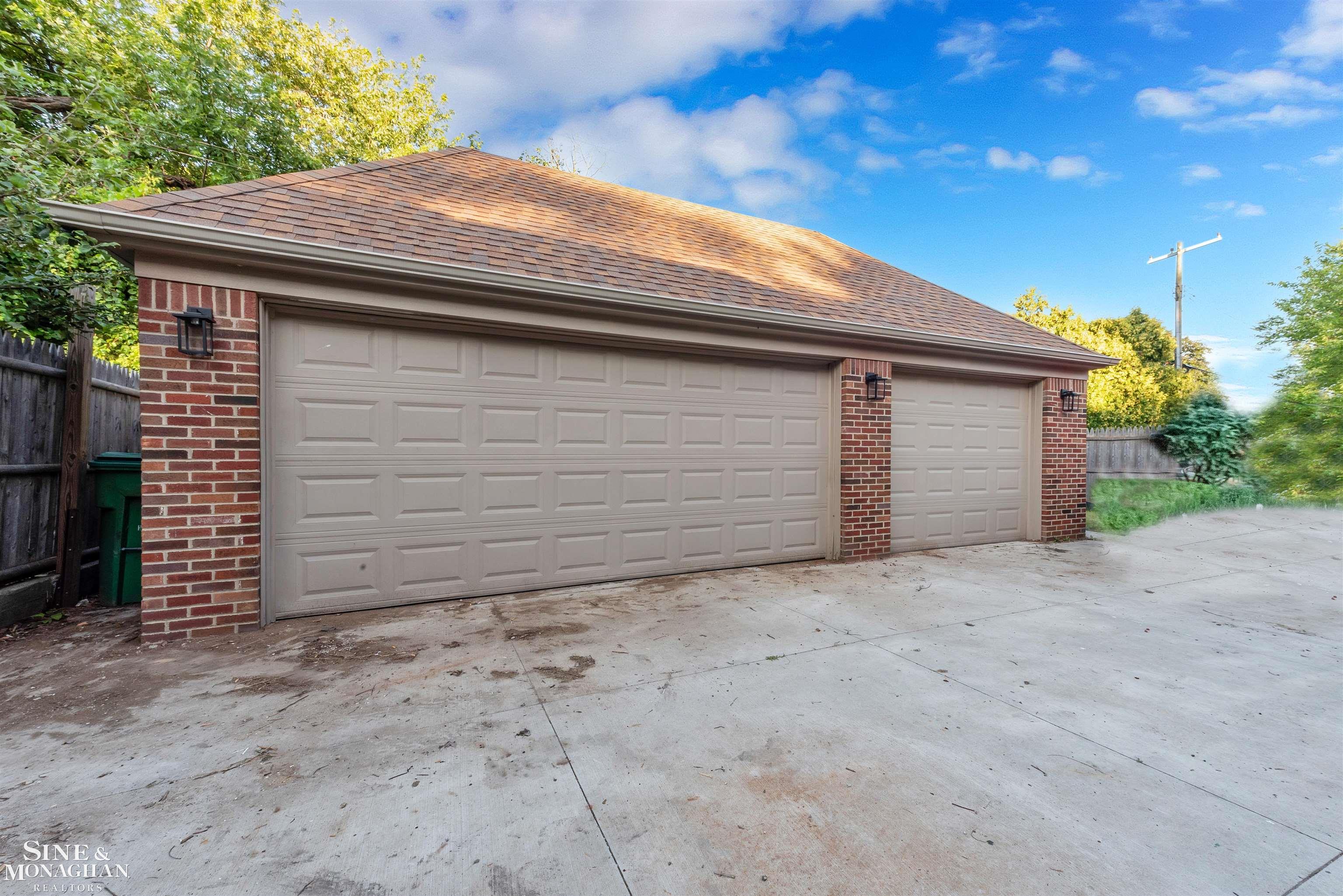 908 Trombley Road, Unit 2 Grosse Pointe, MI 48230 - Photo 2 of 73