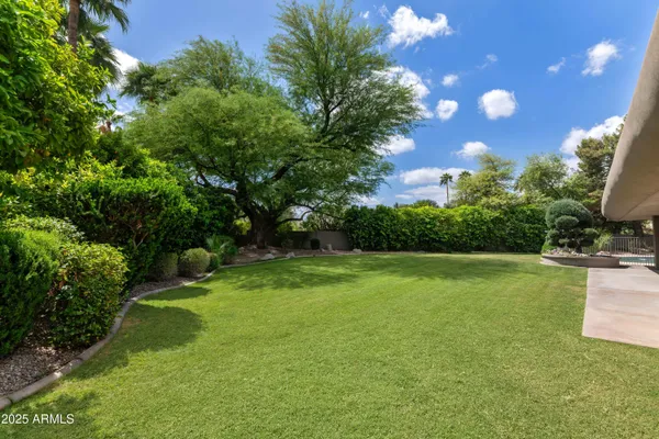 $2,999,000 | 9829 North 49th Place, Paradise Valley, AZ 85253