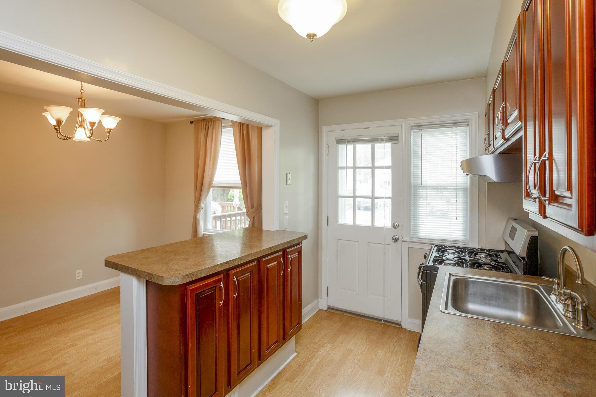 8511 Water Oak Road Baltimore, MD 21234 - Photo 6 of 20 Kitchen