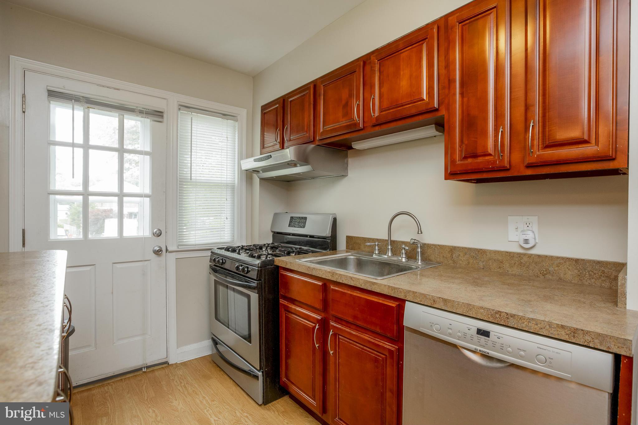 8511 Water Oak Road Baltimore, MD 21234 - Photo 8 of 20 Kitchen
