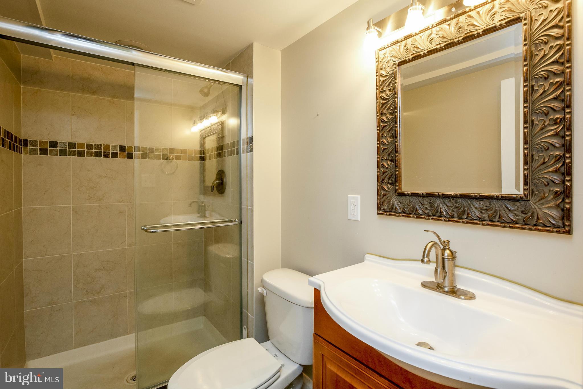 8511 Water Oak Road Baltimore, MD 21234 - Photo 9 of 20 Bath