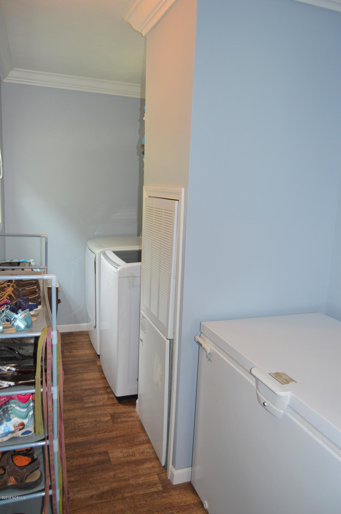 1852 Raccoon Road Willard, NC 28478 - Photo 20 of 34 laundry