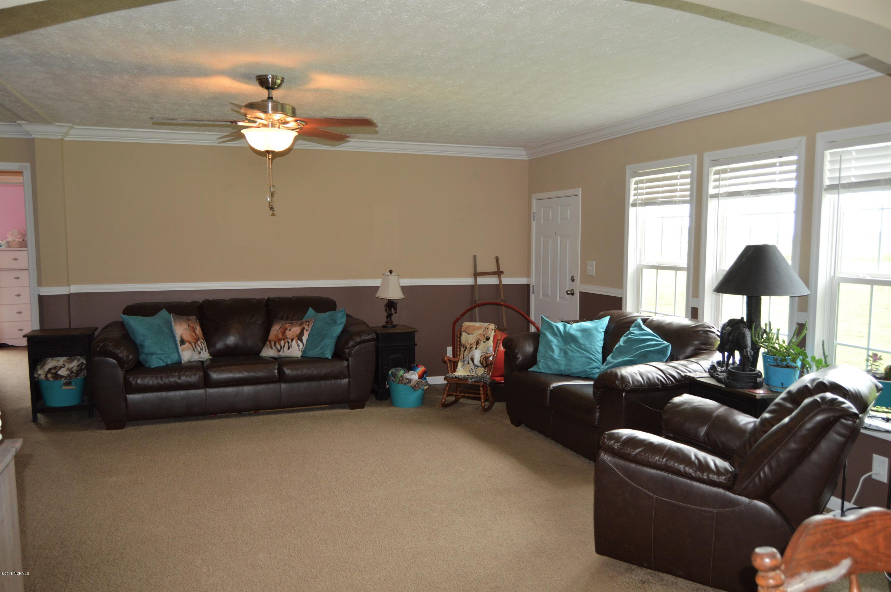 1852 Raccoon Road Willard, NC 28478 - Photo 3 of 34 living 2