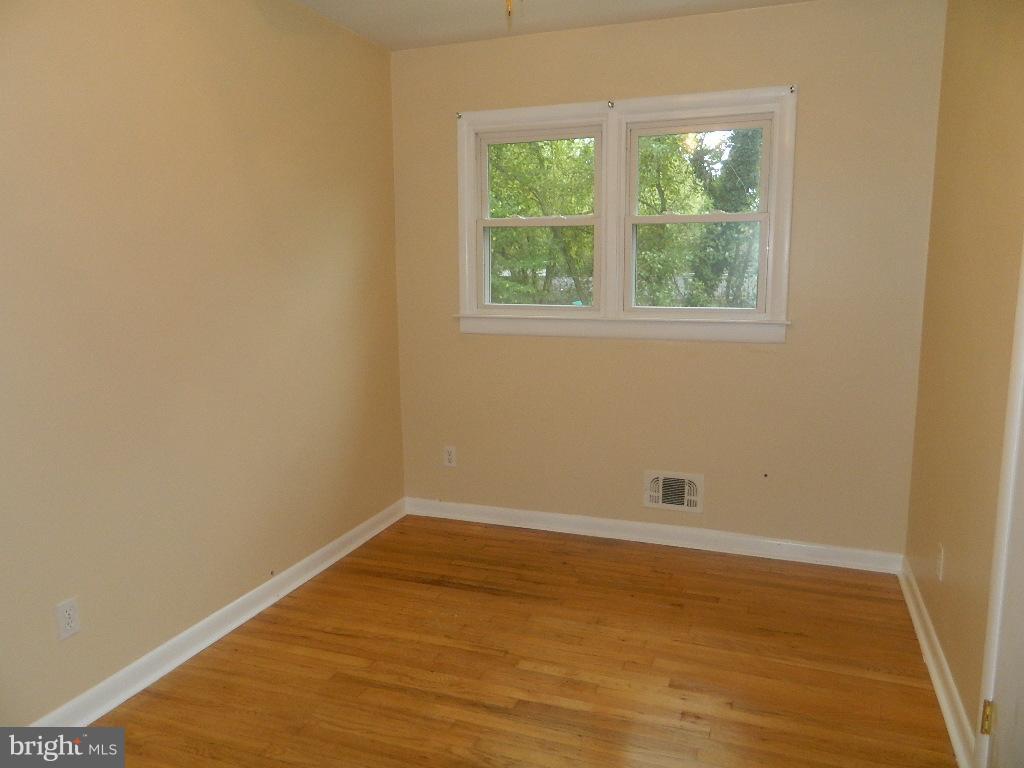 1252 Beach Road Edgewater, MD 21037 - Photo 6 of 20 Bedroom