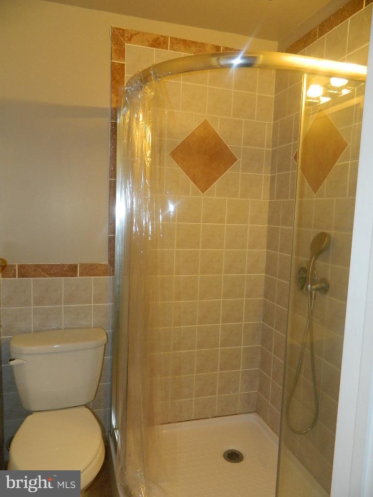 1252 Beach Road Edgewater, MD 21037 - Photo 7 of 20 Bath (Master)