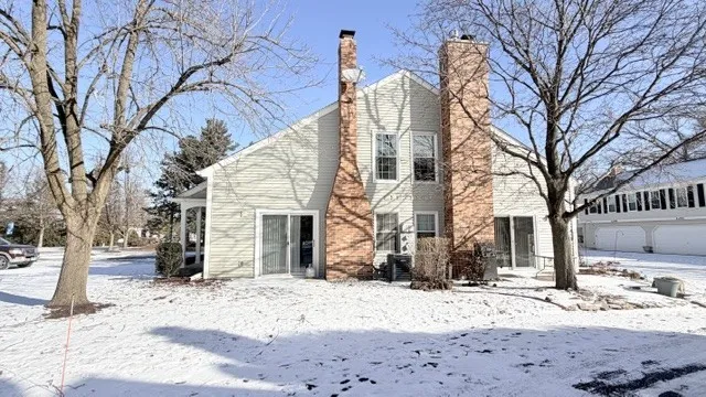 $250,000 | 2S705 Timber Drive, Warrenville, IL 60555