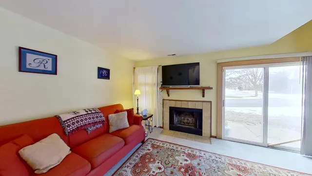 $250,000 | 2S705 Timber Drive, Warrenville, IL 60555