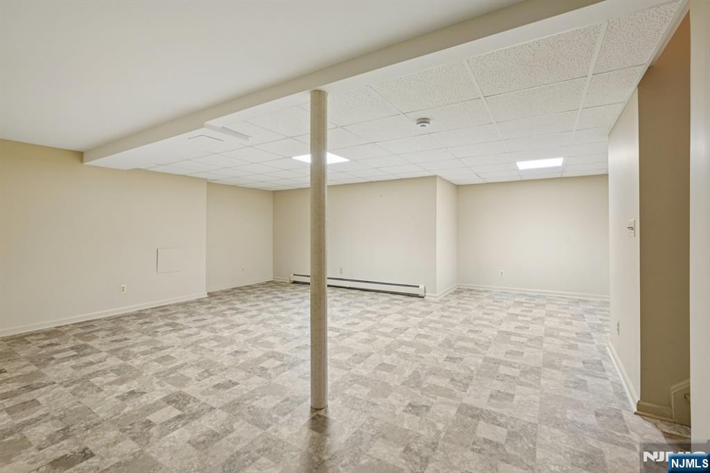 29 Ponds Circle, Unit 15 Wayne, NJ 07470 - Photo 42 of 47 a view of an empty room