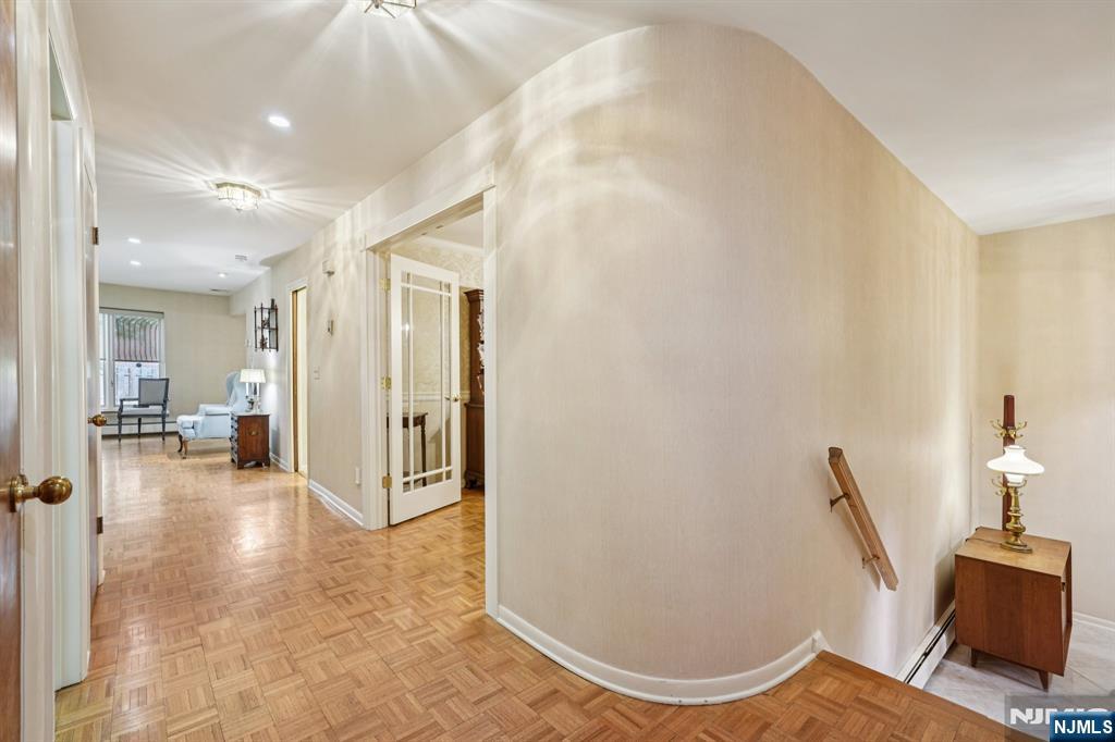 29 Ponds Circle, Unit 15 Wayne, NJ 07470 - Photo 8 of 47 a view of a hallway with workspace