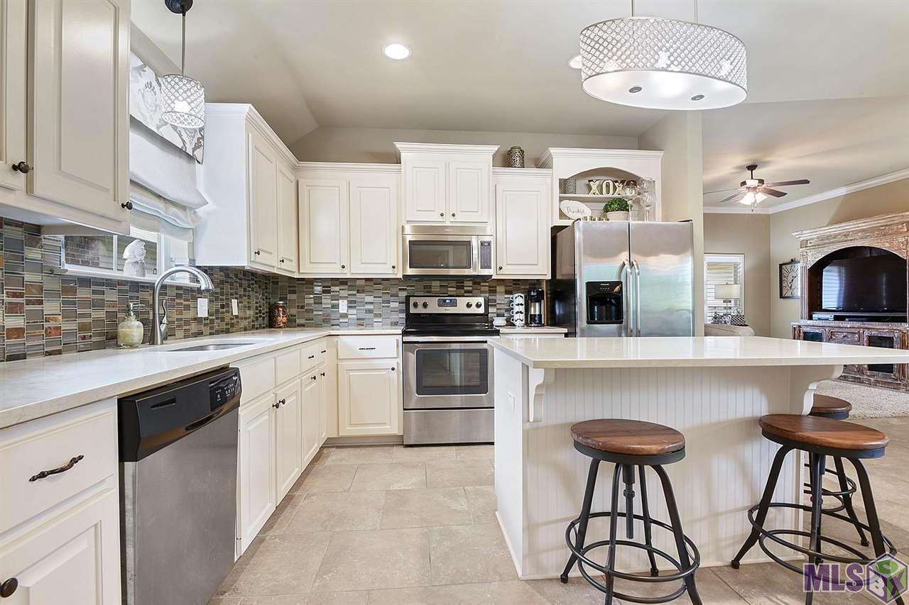 39532 Rue Royale Prairieville, LA 70769 - Photo 3 of 17 Gallery Image 3