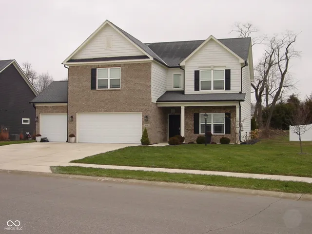 $429,500 | 4556 West Lakeway Drive, New Palestine, IN 46163
