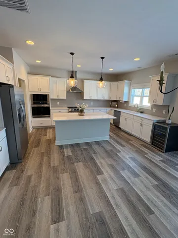 $429,500 | 4556 West Lakeway Drive, New Palestine, IN 46163