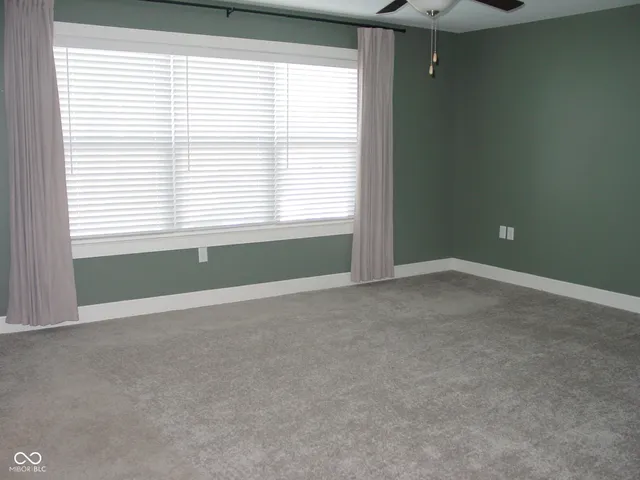 $429,500 | 4556 West Lakeway Drive, New Palestine, IN 46163