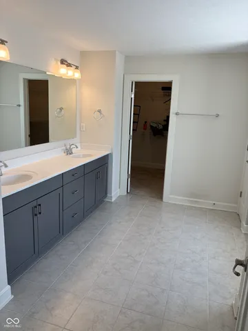 $429,500 | 4556 West Lakeway Drive, New Palestine, IN 46163