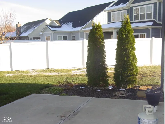 $429,500 | 4556 West Lakeway Drive, New Palestine, IN 46163